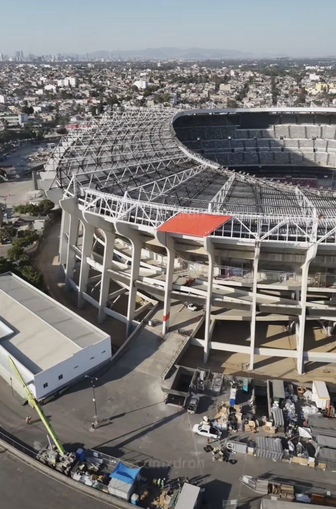 Así lucía la primera membrana instaladas en la parte superior del Estadio Azteca