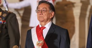 Perú tiene nuevo presidente interino: el polémico José María Balcázar