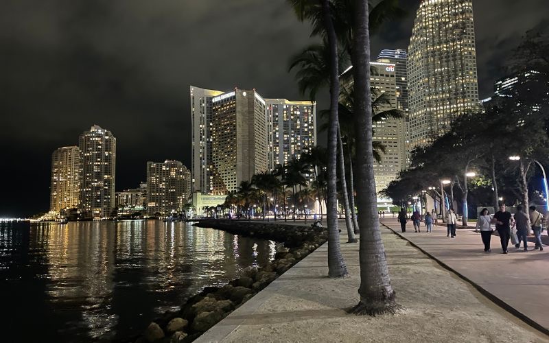 planes de noche en miami