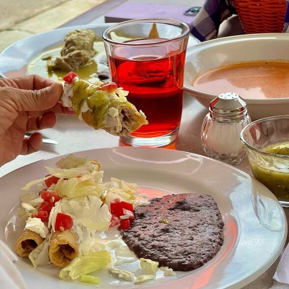 ¿Dónde comer los mejores tacos dorados de la CDMX?