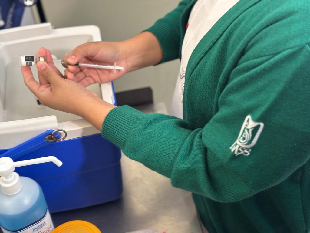 IMSS y UNAM alistan vacunación masiva contra Sarampión