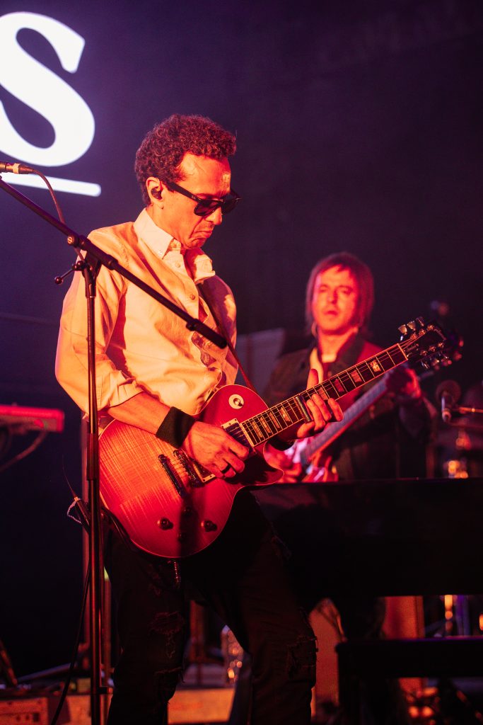 chetes-vive-latino-2026-blanco-facil-resena