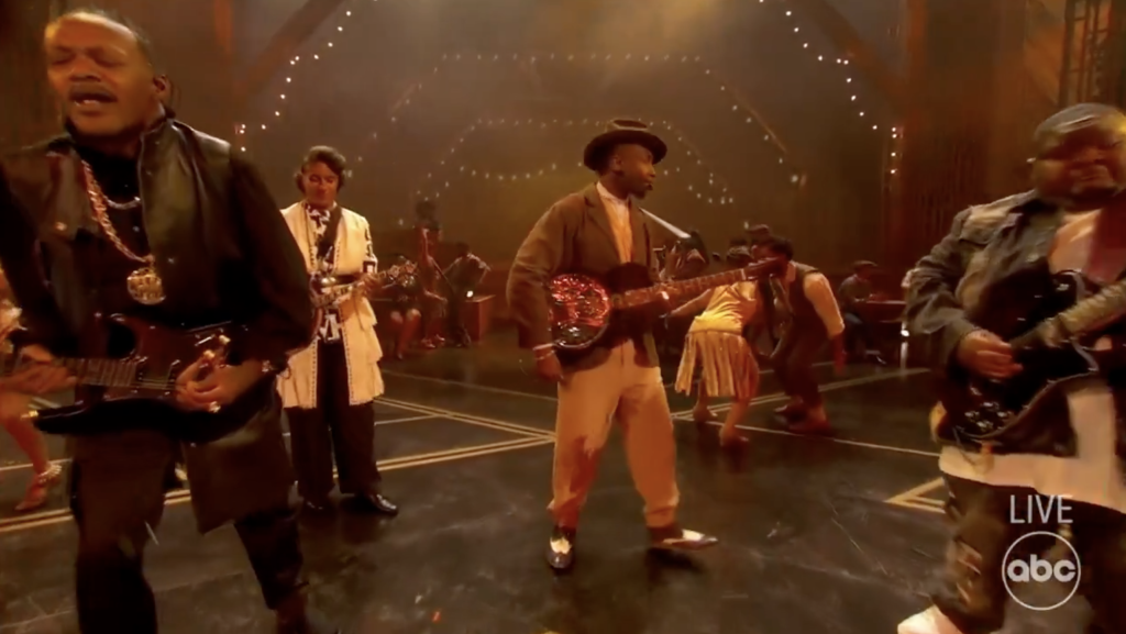 Miles Carton en la ceremonia de los premios Oscar 2026