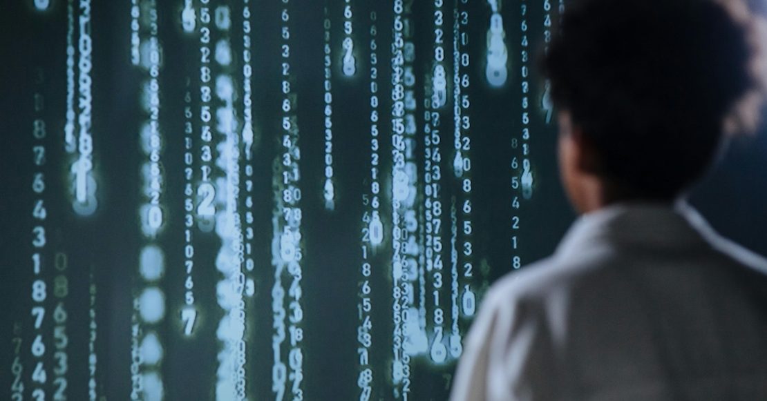 Anthropic, OpenAI y Trump: 5 puntos de la batalla por la Inteligencia Artificial