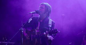 chetes-vive-latino-2026-blanco-facil-resena