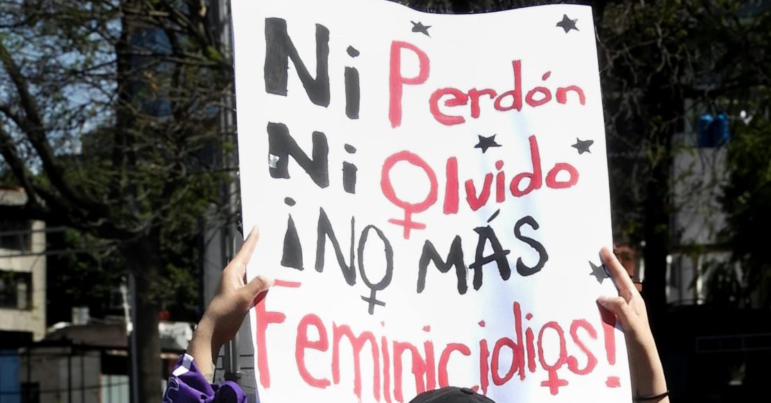 Toda muerte violenta de una mujer será investigada como feminicidio en México