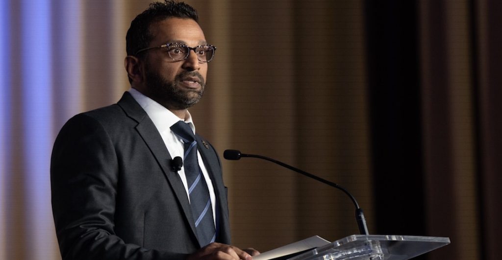 Hackers relacionados con Irán atacan el correo personal del director del FBI