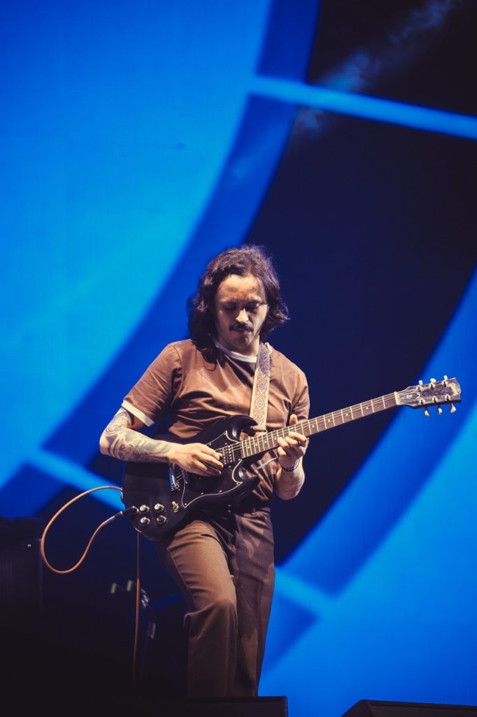 enjambre vive latino 2026