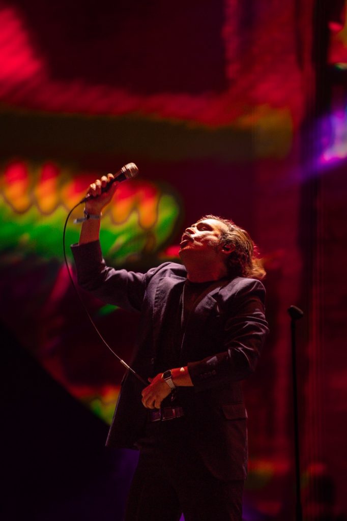 enjambre vive latino 2026