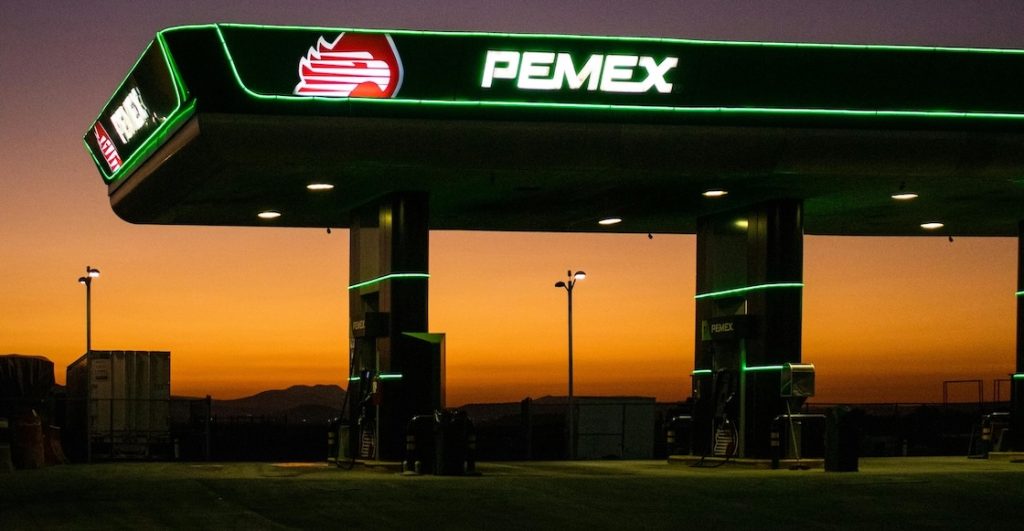 Renuevan pacto para fijar precio de la gasolina en 24 pesos en México