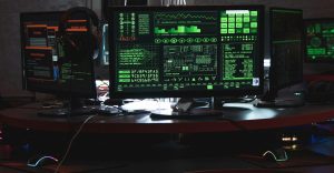 Hackers relacionados con Irán atacan el correo personal del director del FBI