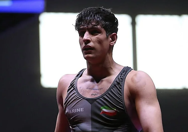 Irán ahorcó a tres jóvenes por protestar, incluido el campeón de lucha Saleh Mohammadi