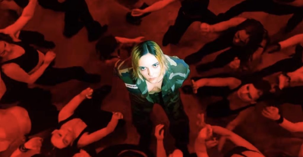 Jehnny Beth, "Look At Me" / Captura de pantalla