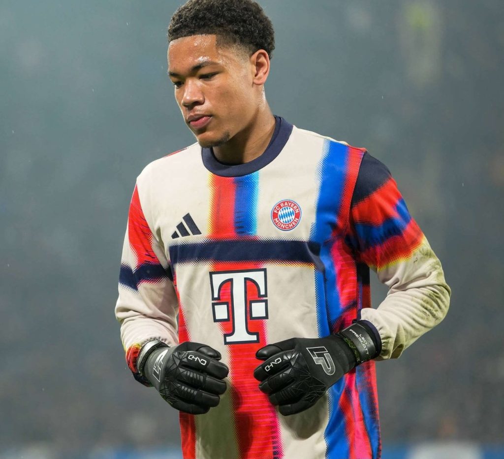 Leonard Prescott, portero de 16 años