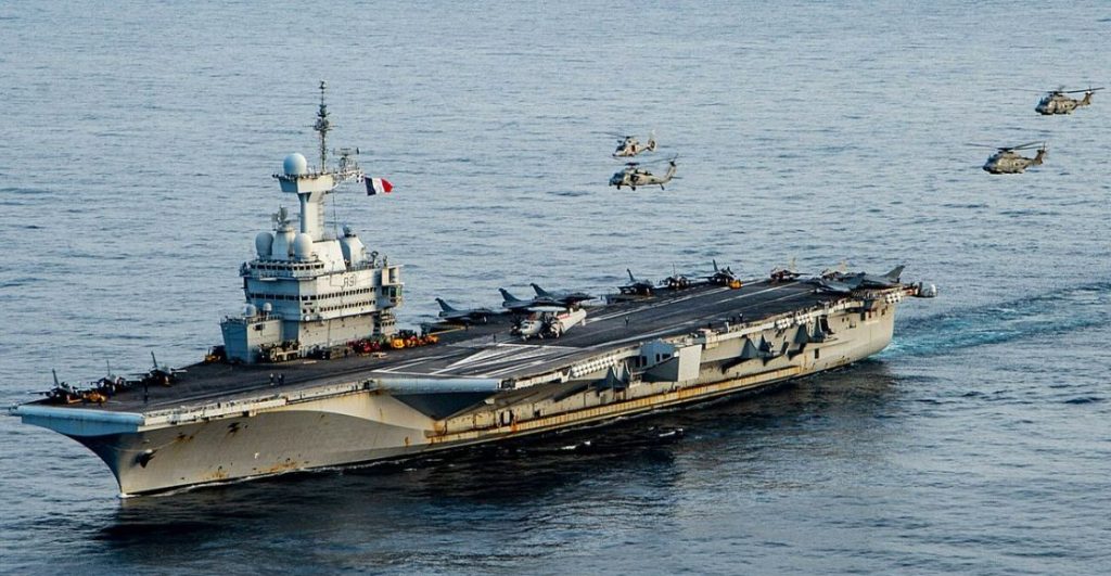 marino-revela-coordenadas-portaaviones-frances-correr-cubierta-1