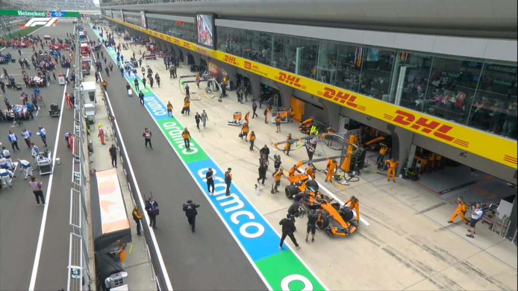 El auto de Piastri fue retirado de la parrilla