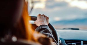 Mujeres al volante: Cómo las conductoras de las aplicaciones rompen los estigmas