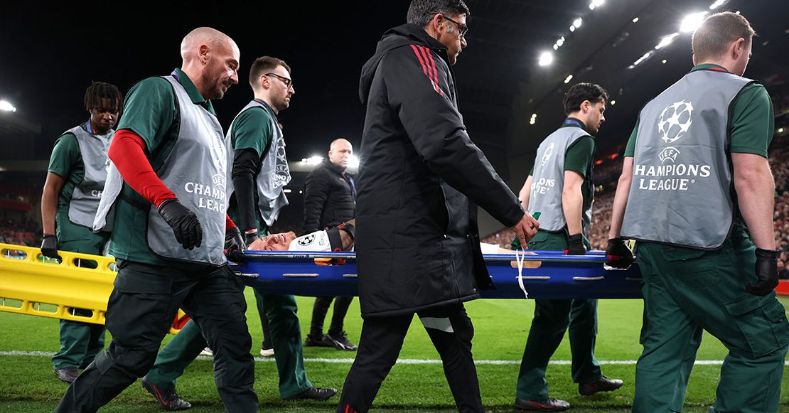 Noa Lang podría perder un dedo  tras chocar con las vallas de publicidad en la Champions