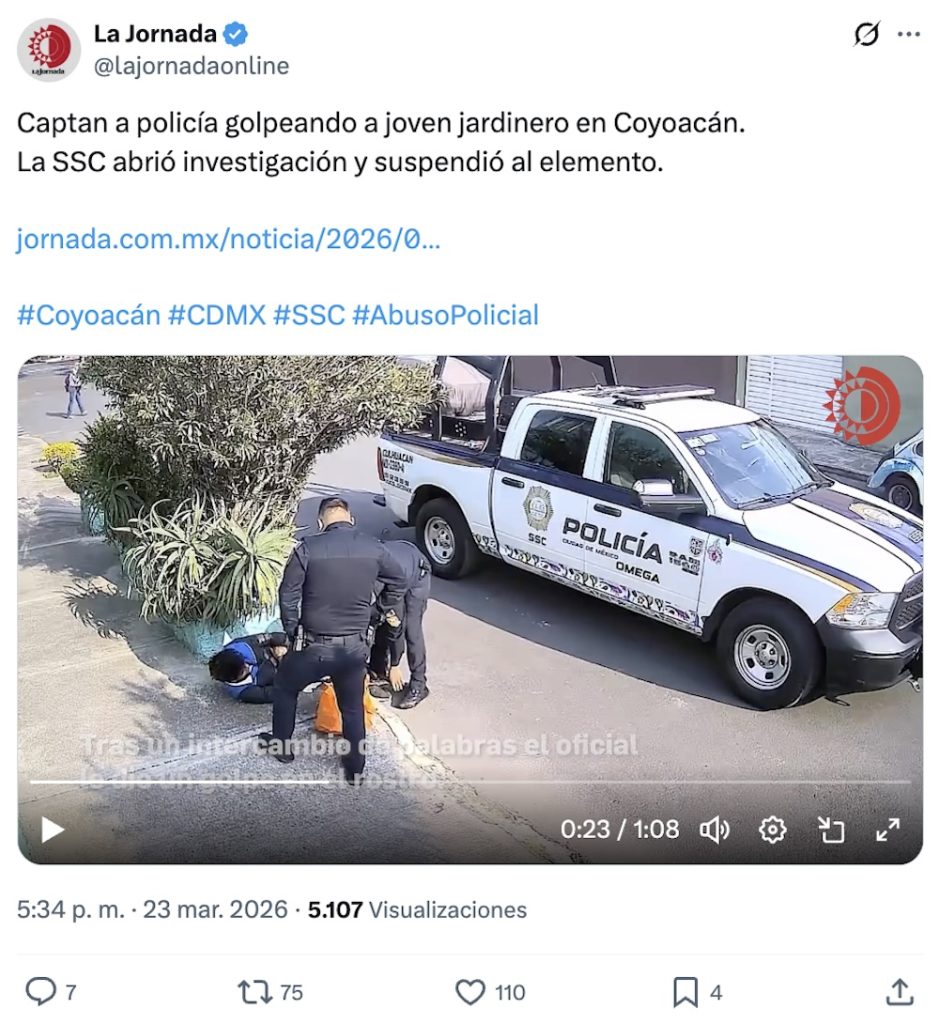 Suspenden a policía tras aparecer en video golpeando a un joven en Coyoacán