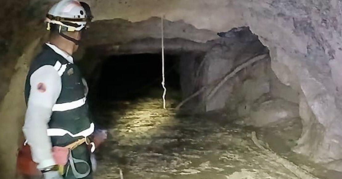 Rescatan a uno de los trabajadores atrapados en mina de Sinaloa
