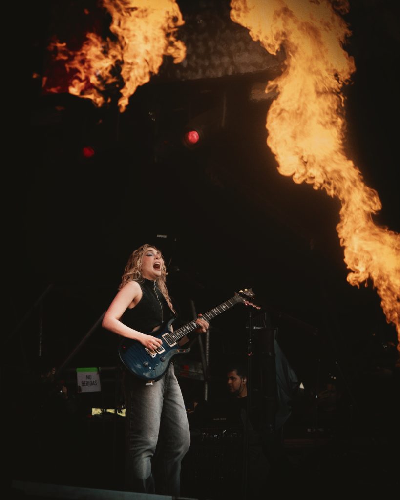 The Warning en festival Tecate Pa'l Norte