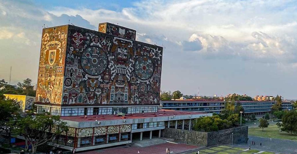 Suprema Corte prohíbe a la UNAM cobrar por un curso necesario para titulación