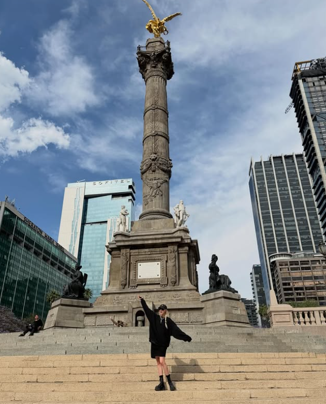 Hospitalizan a Taylor Momsen por picadura de araña antes de concierto de AC/DC