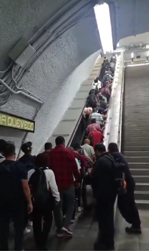Metro CdMx en modo caos: escalera eléctrica deja 11 heridos, obras parecen “caverna” y Línea B colapsa