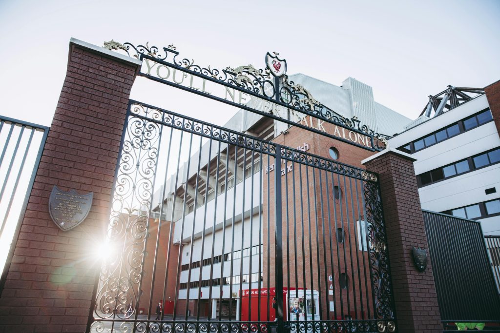 El aumento de precios en Anfield por el que la afición de Liverpool protesta