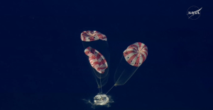 ¡Bienvenidos a casa! Nave Artemis II aterrizan sanos y salvos en Tierra