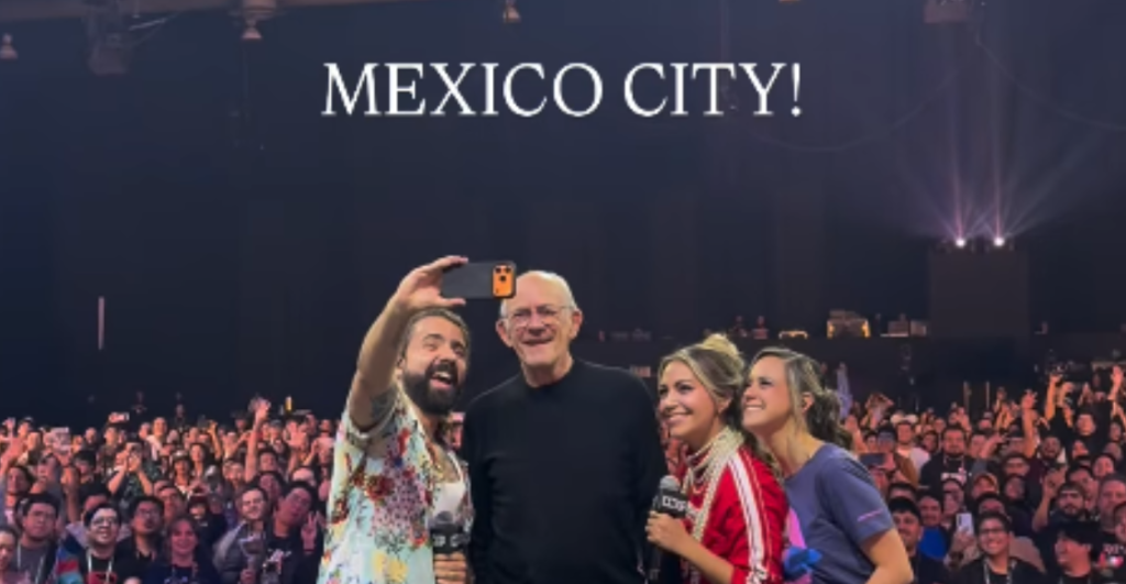 Christopher Lloyd vino a la CCXP México 2026 y nos dejó una lección digna de 'Volver al Futuro'