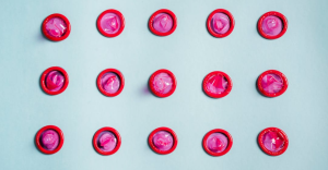 La guerra de Irán no solo ha provocado alza en alimentos, ahora también en los preservativos