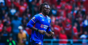 Ebere jugador de Cruz Azul