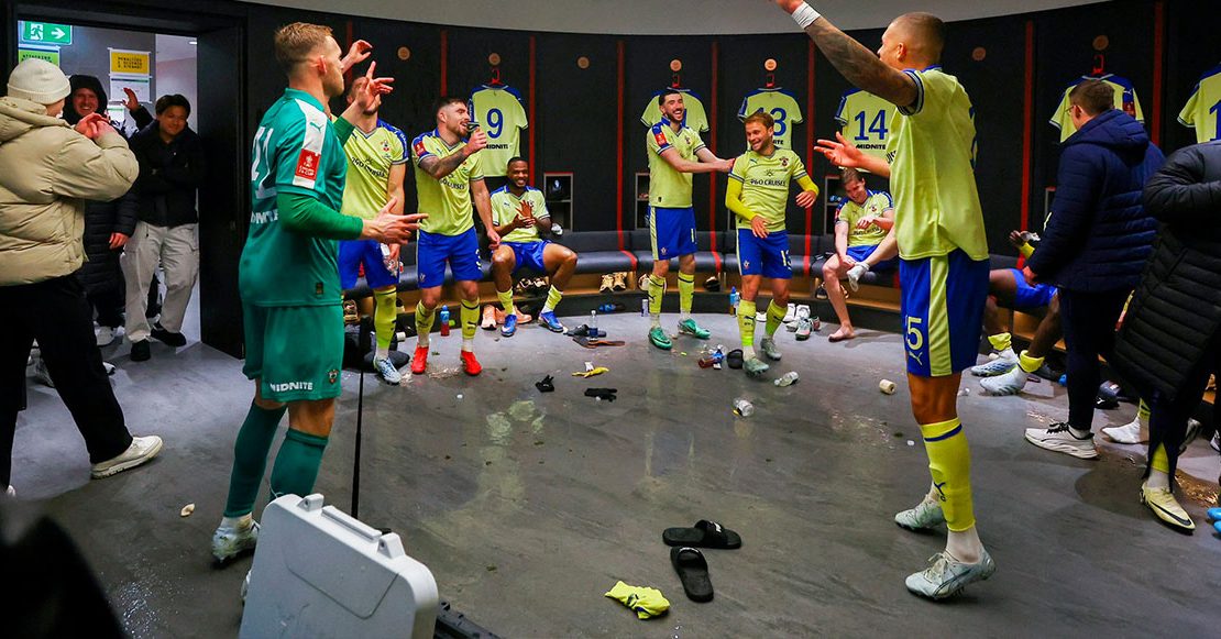 Southampton debe pedir permiso para volver a usar su uniforme amarillo en la FA Cup