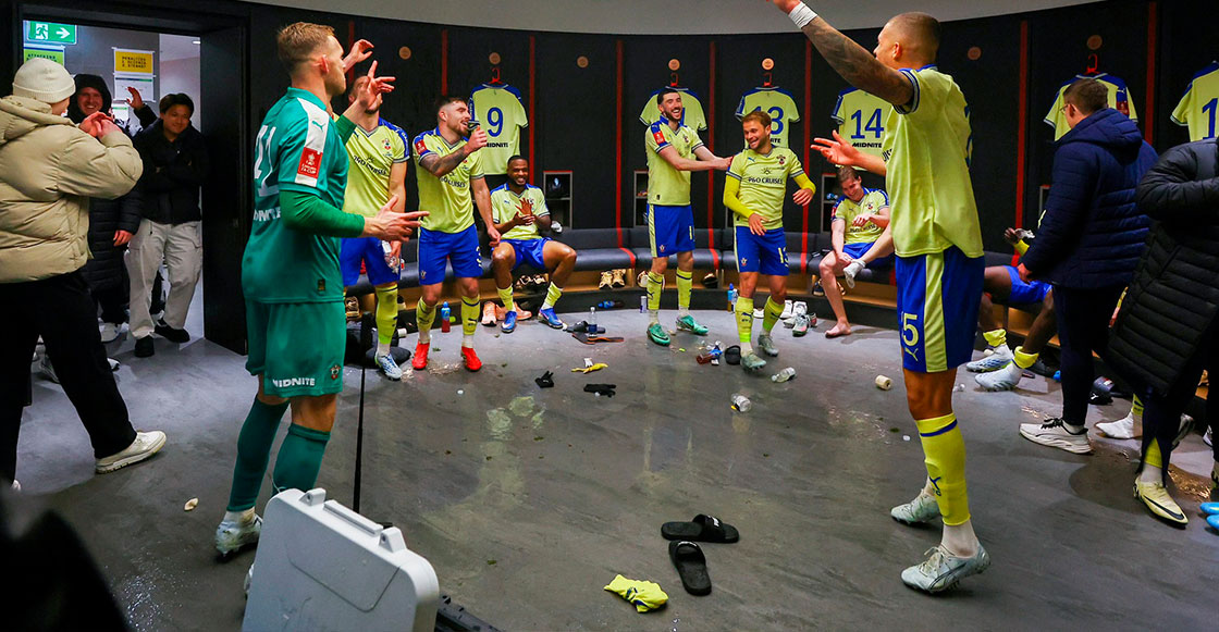 Southampton debe pedir permiso para volver a usar el uniforme amarillo en la FA Cup