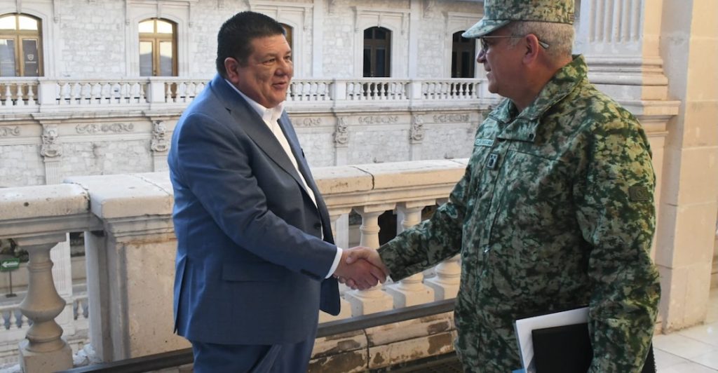 Renuncia el fiscal de Chihuahua tras caso de agentes de la CIA