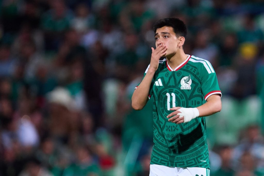 Gil Mora con la Selección Mexicana