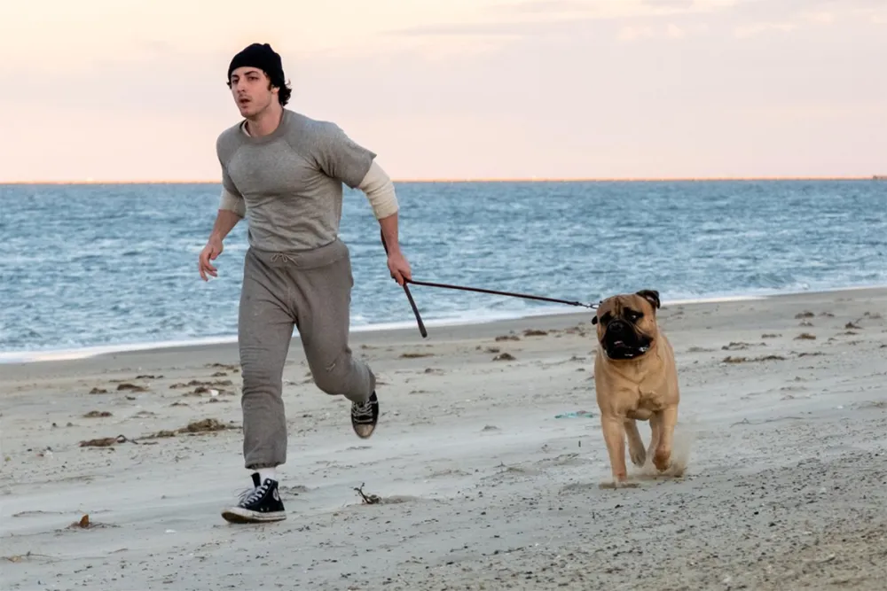 Anthony Ippolito como Sylvester Stallone en 'I Play Rocky'