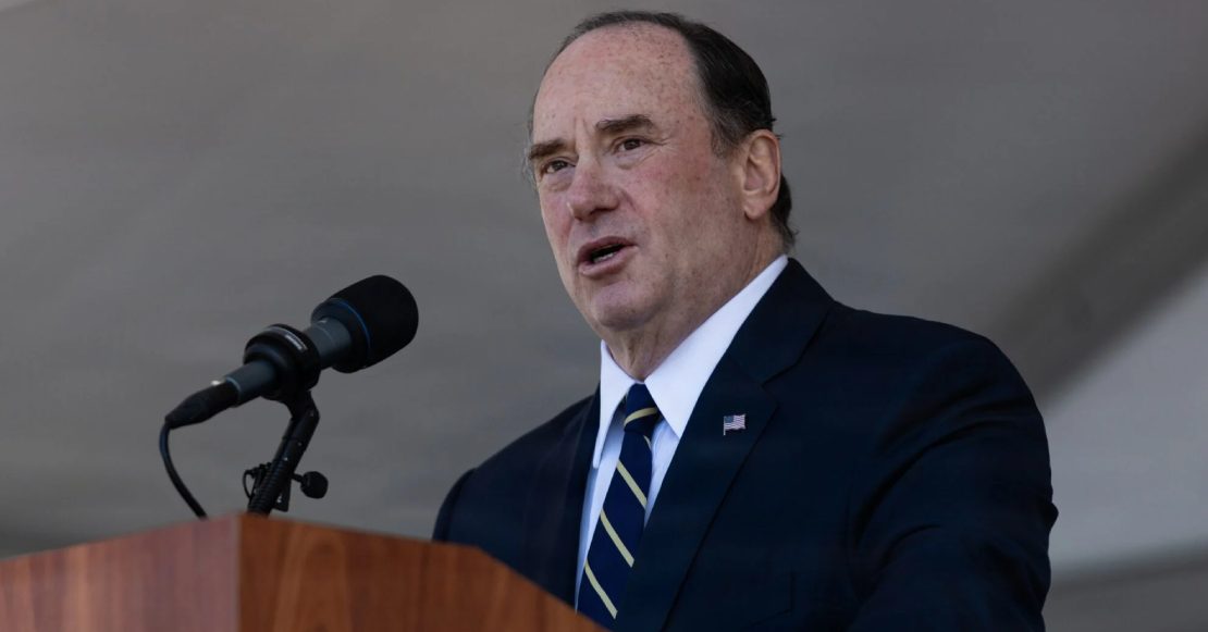 Nueva baja en la administración de Trump: John C. Phelan deja el cargo de secretario de la Marina