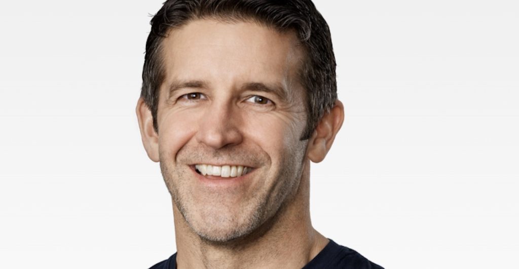 Apple tiene nuevo CEO: Quién es John Ternus, el sucesor de Tim Cook