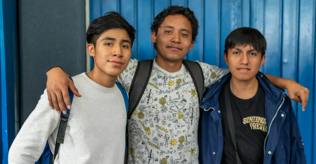 Estudio de INEGI revela que jóvenes tardan más en independizarse y tener hijos