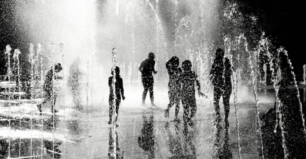 ¿Pensabas mojarte el Sábado de Gloria? ¡Ojo! Te podrías llevar una multa de hasta 35 mil pesos