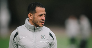 Chelsea despide a Liam Rosenior después de cinco derrotas consecutivas
