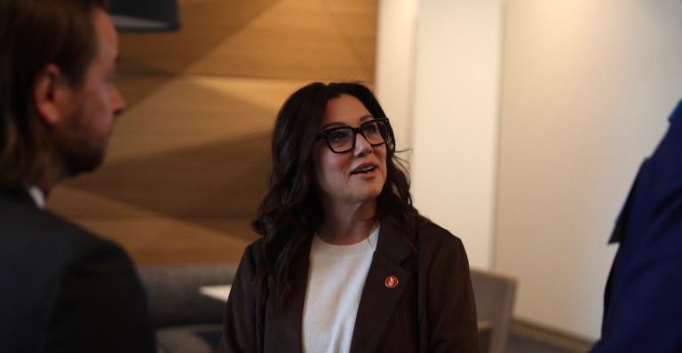 Otra que se va: Renuncia la secretaria del Departamento de Trabajo de Estados Unidos