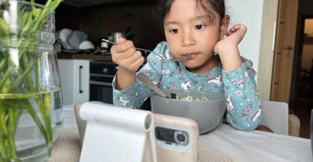 Adiós caricaturas: ¿Que están viendo los niños hoy?