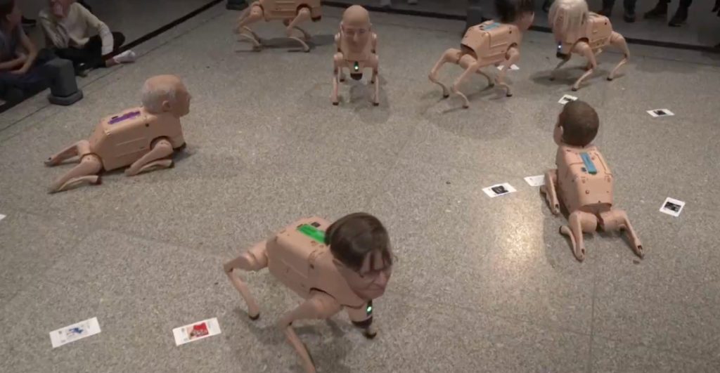 perros-robots-cabezas-hiperrealistas-musk-zuckerberg-bezos-recorren-museo-berlin