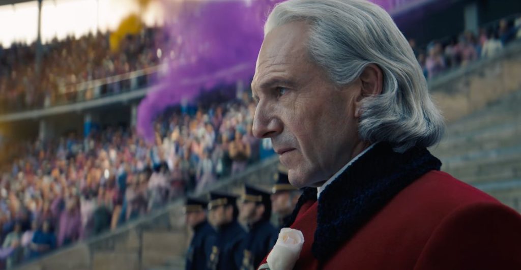 Ralph Fiennes como Snow en el nuevo tráiler de 'Juegos del Hambre'