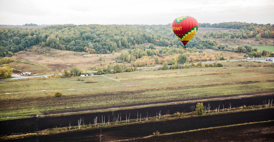 Revisión sorpresa en Teotihuacán deja suspendidos 3 establecimientos de globos aerostáticos