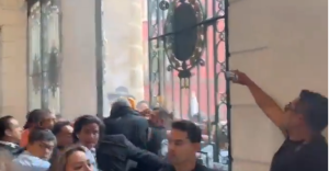 Sesión suspendida y tensión al máximo tras irrupción en el Congreso