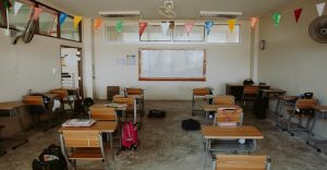 Mayo viene con 3 puentes para las escuelas en México